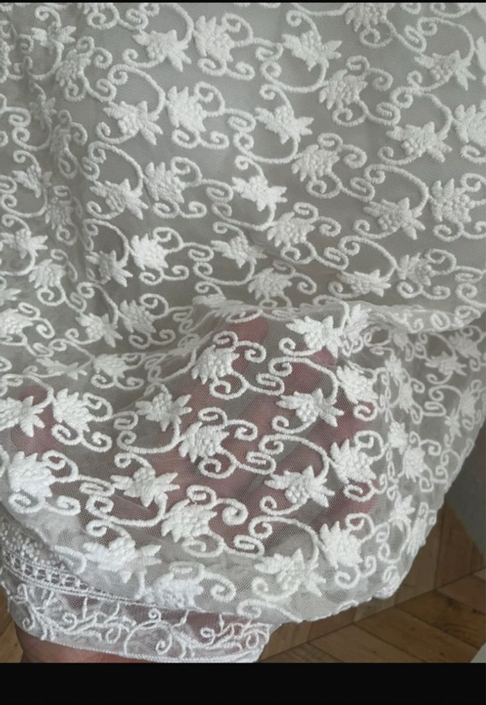 Haut blanc en dentelle taille 38/40 - photo numéro 3