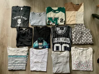 Lot de t-shirts femme/ ado taille S et M