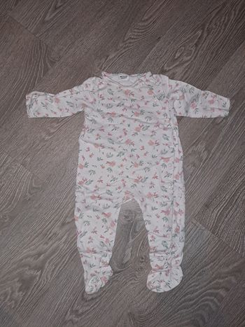 Pyjama blanc fleuri