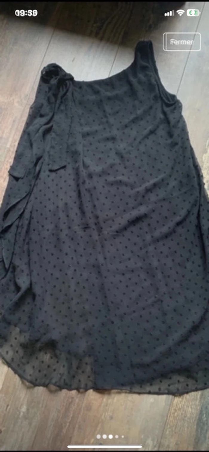 Petite robe noire légère - photo numéro 4