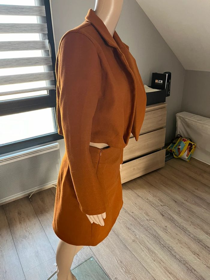 Tailleur - photo numéro 4