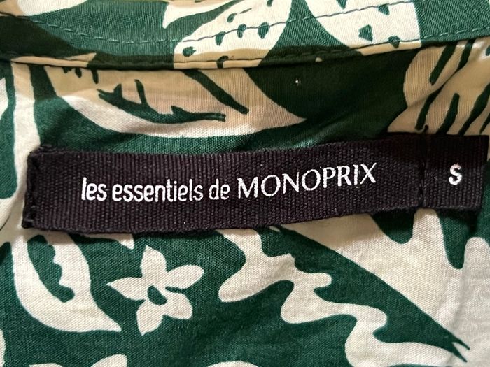 Chemise verte manches courtes Monoprix taille S motifs fleurs blanches. 100% coton en parfait état - photo numéro 3