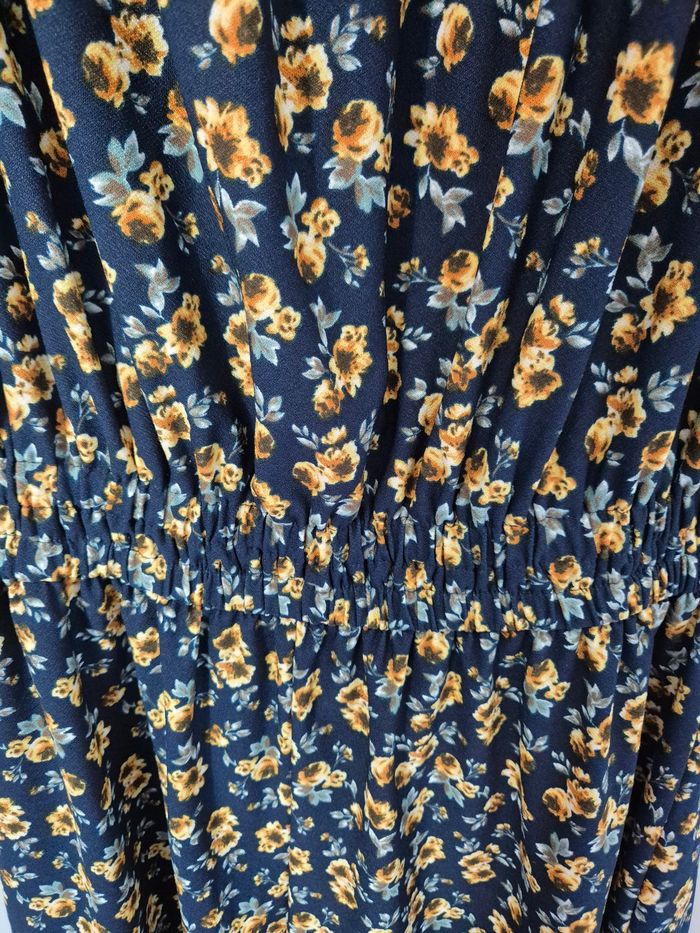 Magnifique robe fleurie taille 36 - photo numéro 2