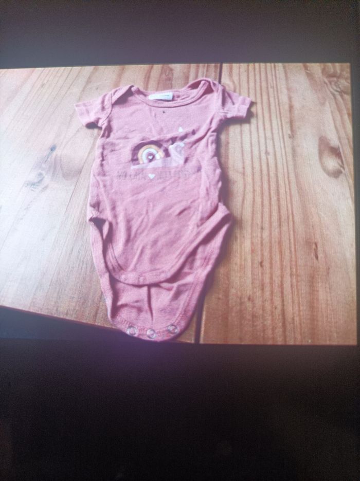 Lot de bodies bébé fille