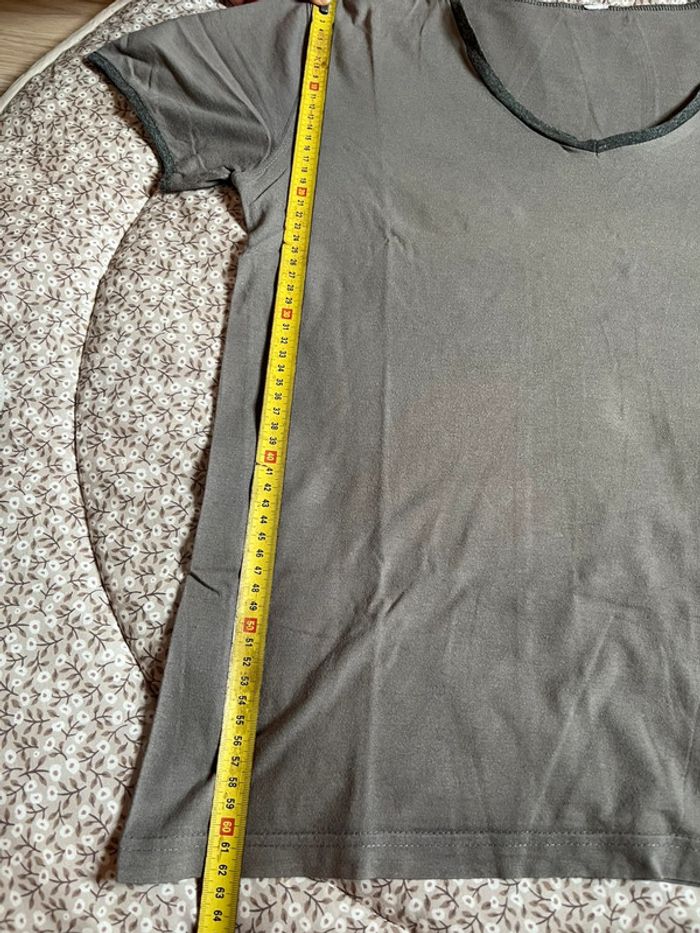 T-shirt gris - photo numéro 3
