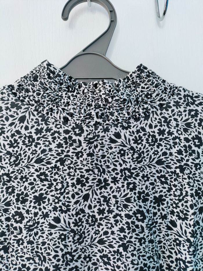 T-shirt blanc et marine col haut - photo numéro 3