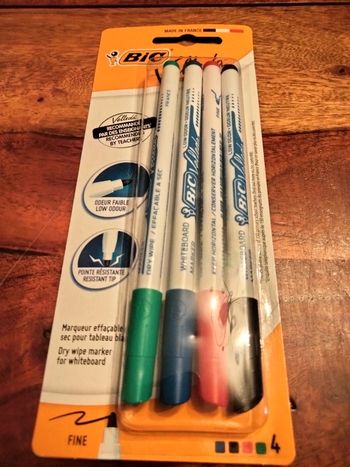Lot de 4 feutres pointes fines effaçable velleda