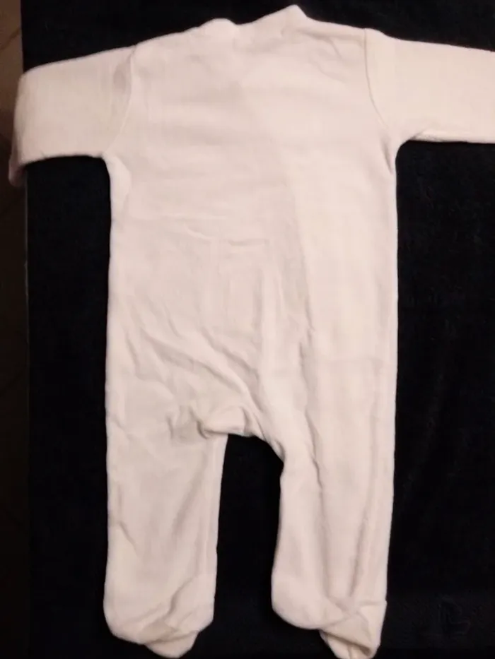 Pyjamas grenouillère 6 mois (réf perso D1)(familleac72) - photo numéro 2