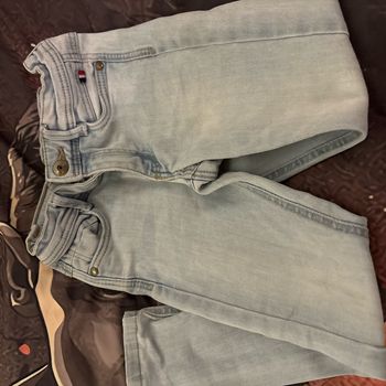 Jeans tape à l’œil