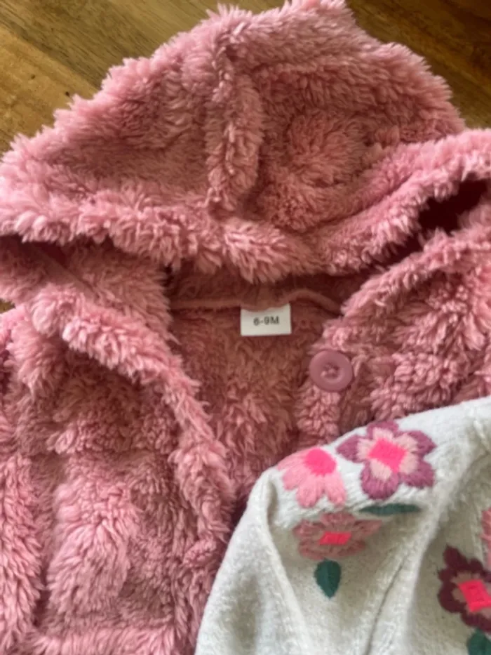 Manteau polaire et gilet brodé 🌷 - photo numéro 2