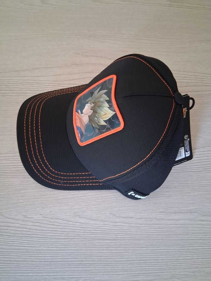 Capslab Casquette dragon ball z  authentique hologramme 3D - photo numéro 5