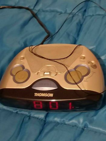 Radio réveil  thonson