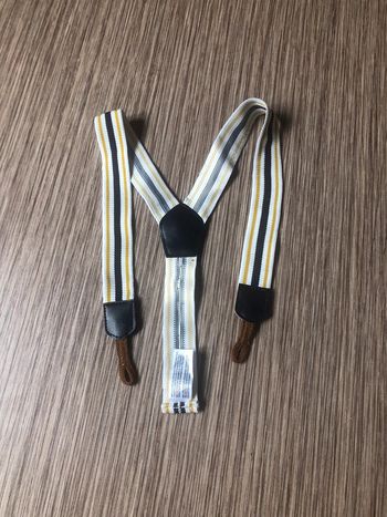 Bretelles à rayures