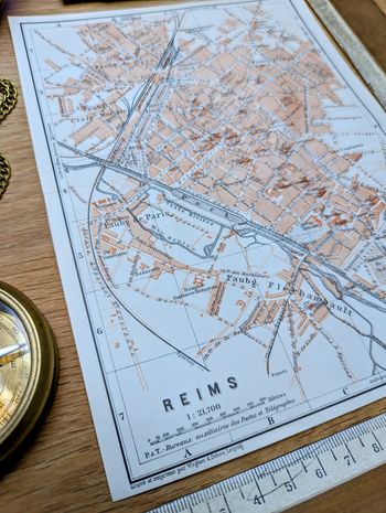 Imprimée en 1908, Reims, Marne, France. Original Vintage Authentique.