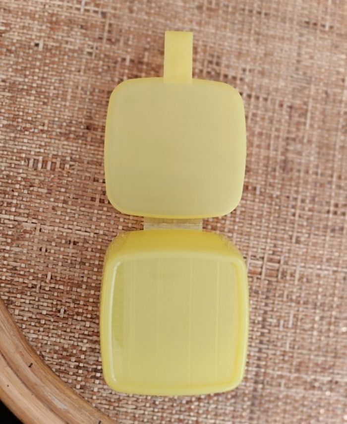 Boîte oubli- moi carrée Tupperware jaune Neuve - photo numéro 6
