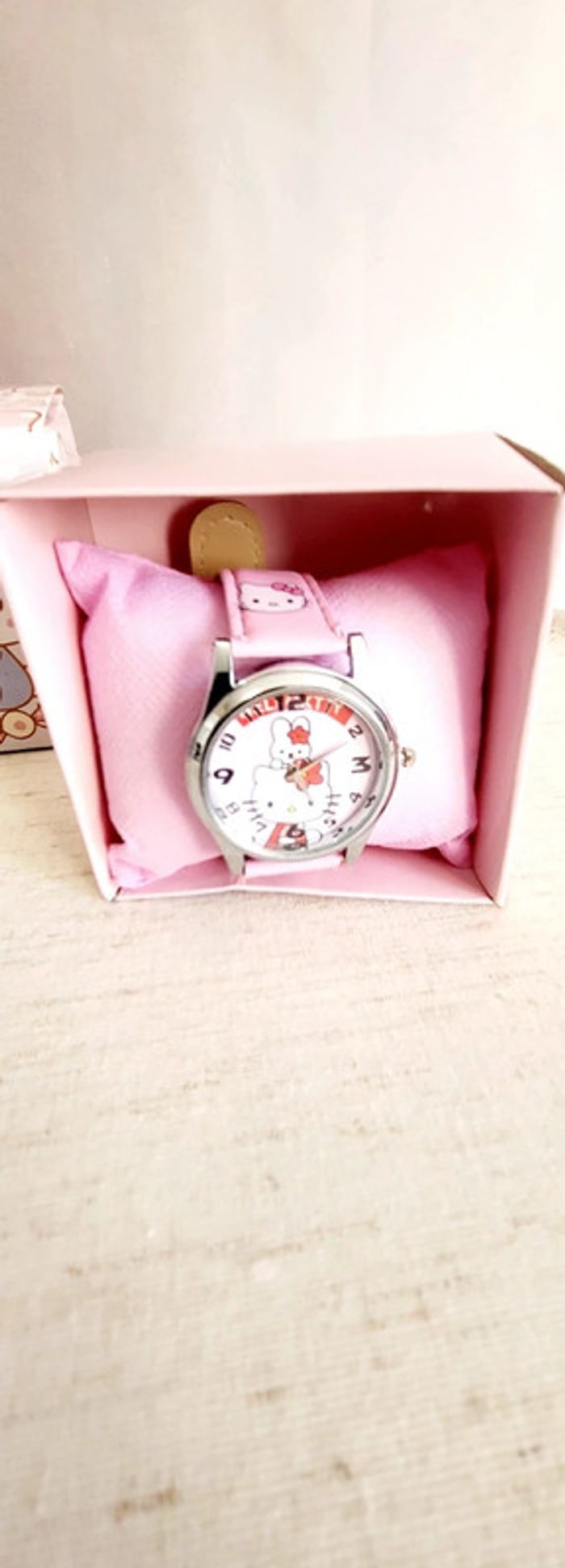 Montre Hello Kitty rose avec boîte - photo numéro 3