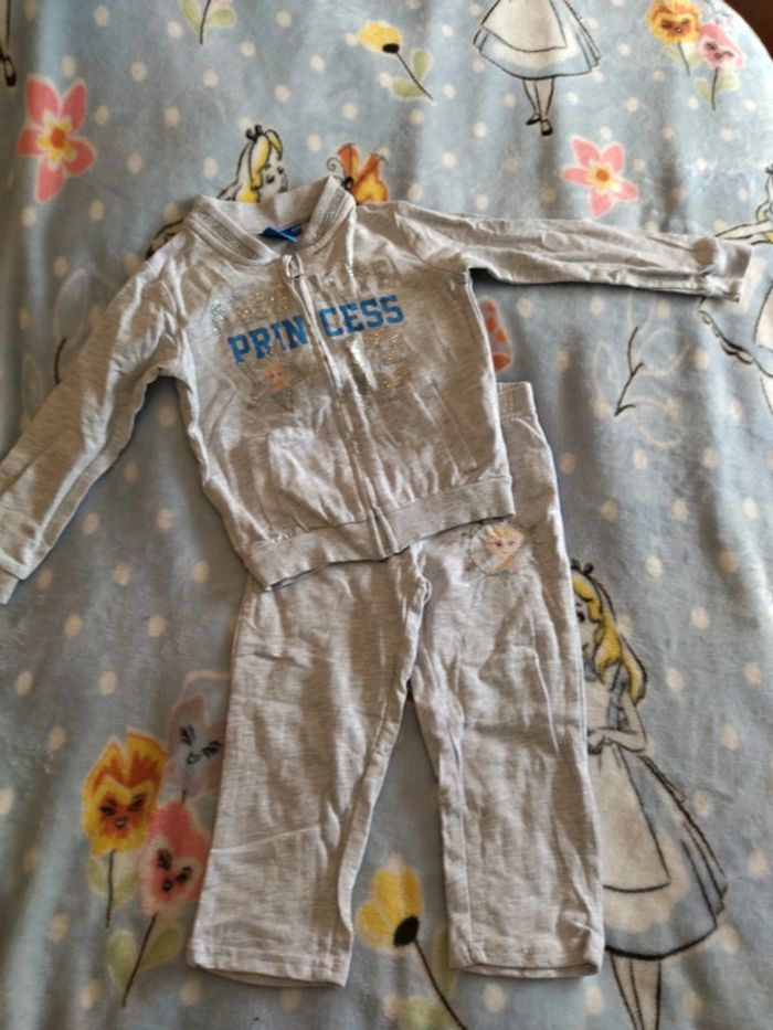 Ensemble Disney reine des neiges 2/3 ans