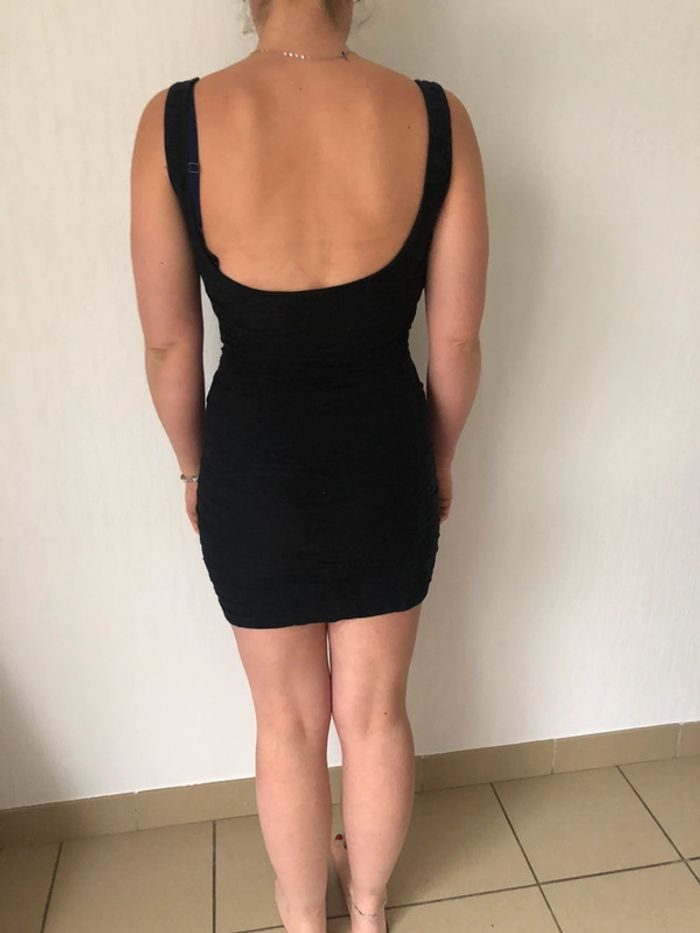 Robe moulante - photo numéro 2