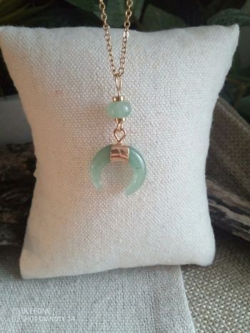 Collier demi lune en pierre naturelle d'aventurine verte 💚.