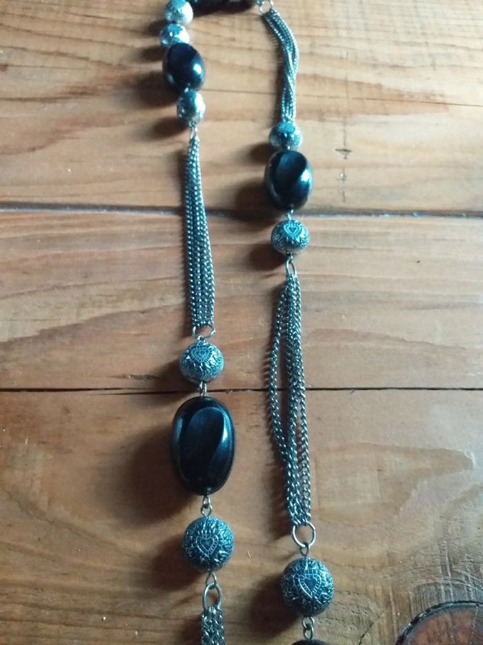 Petit sautoir noir argenté - photo numéro 2