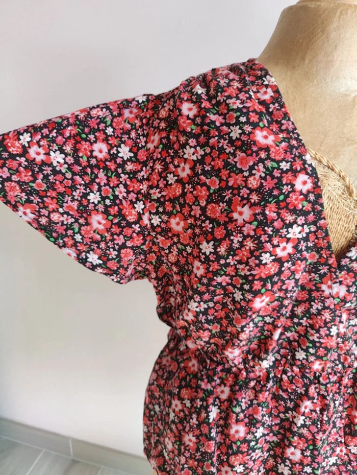 Tee-shirt fleuri - photo numéro 3