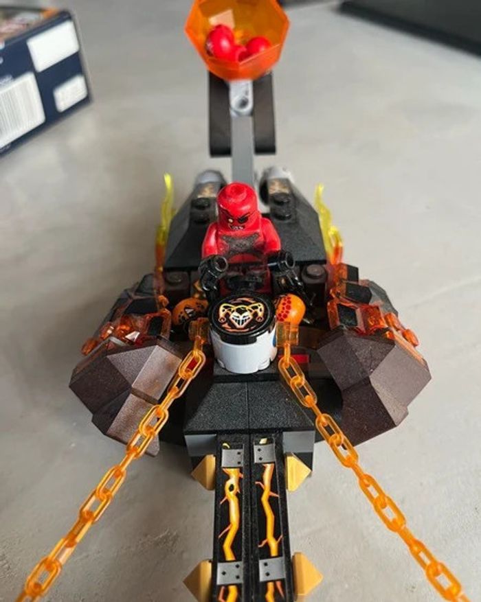 Lego nexo Knight 70314 le chariot de feu - photo numéro 3