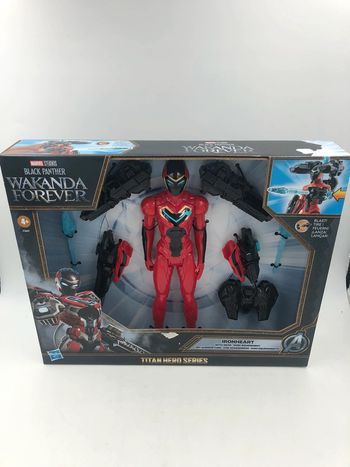 Coffret figurines Marvel Black Panthère Wakanda Forever Iron Heart Hasbro neuf