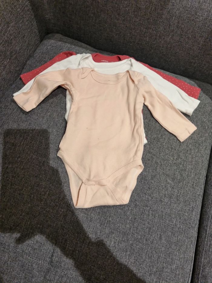 Lot 4 bodys - photo numéro 2