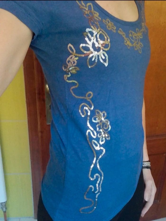 T-shirt femme Violet avec sequins - photo numéro 3