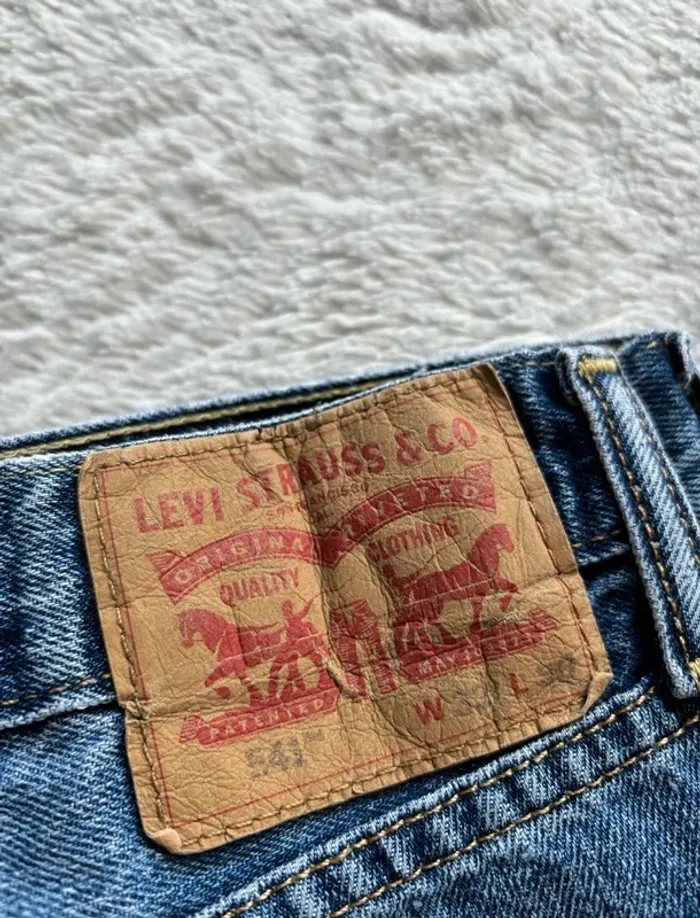 Levi’s 541 W32 (L/42) L30 Jean Athletic Fit slim taper bleu clair délavé fuselé 00s y2k vintage - photo numéro 2