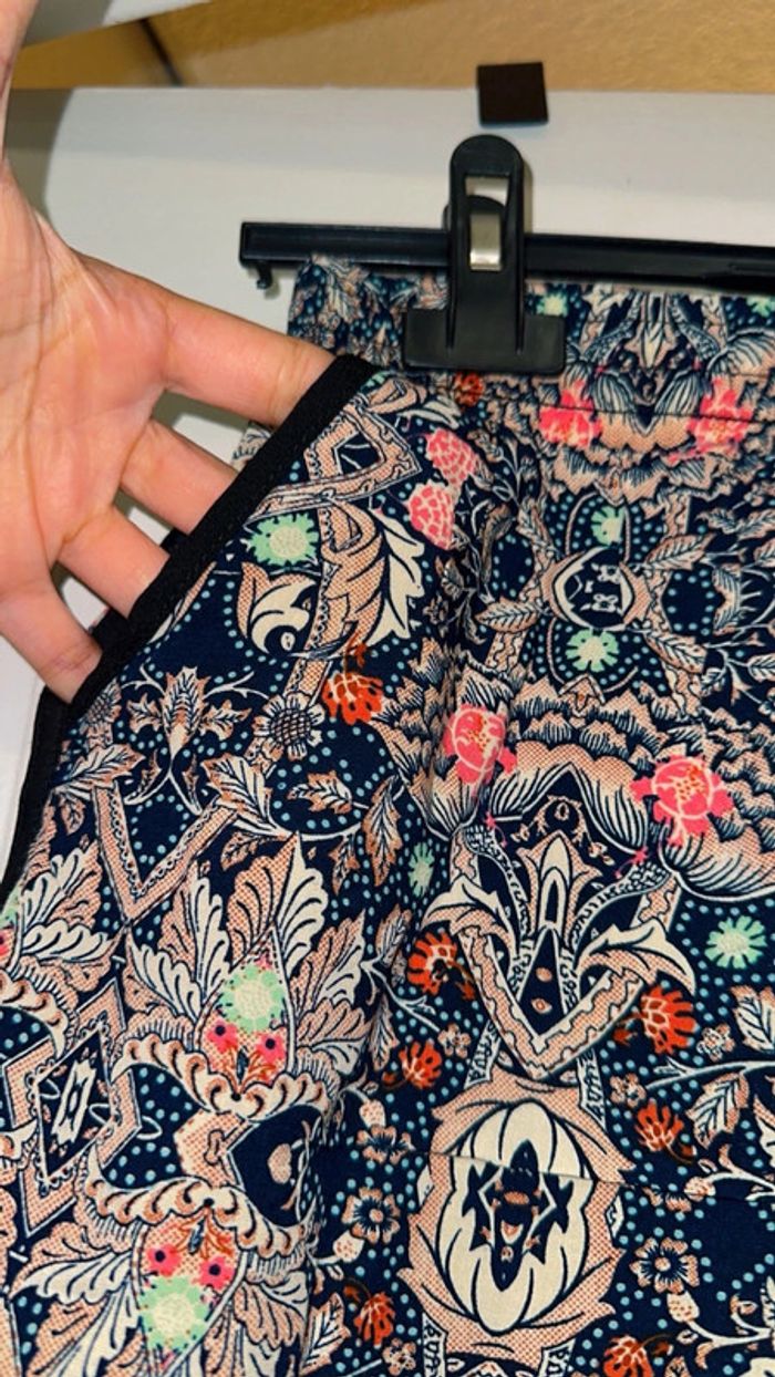 Mini short fleuri multicolore – Taille 34 - Comme Neuf - photo numéro 2