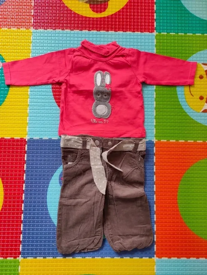 ensemble Obaibi marron et rouge 3 mois