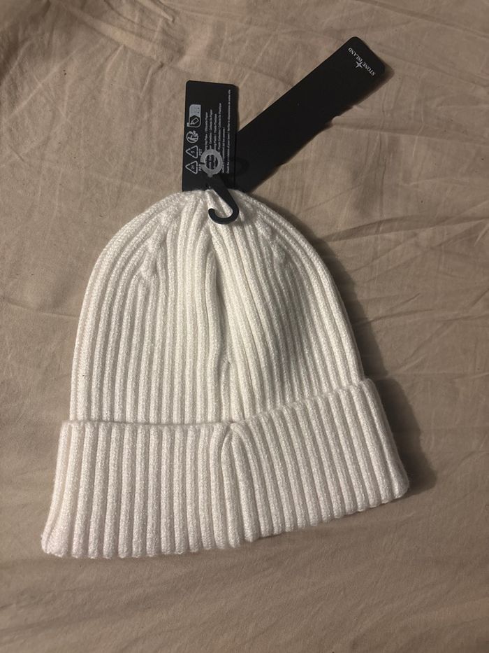 Bonnet  blanc stone Island neuf avec étiquette - photo numéro 3