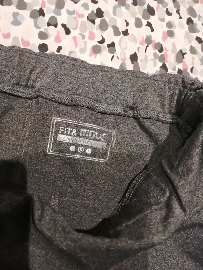 🤩Short fitness🤩taille S Fit and Move - photo numéro 3