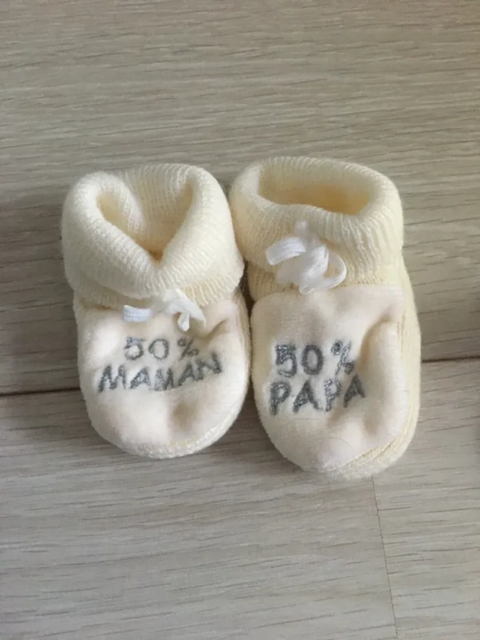 Lot 2 paires de chaussons naissance neufs - photo numéro 2