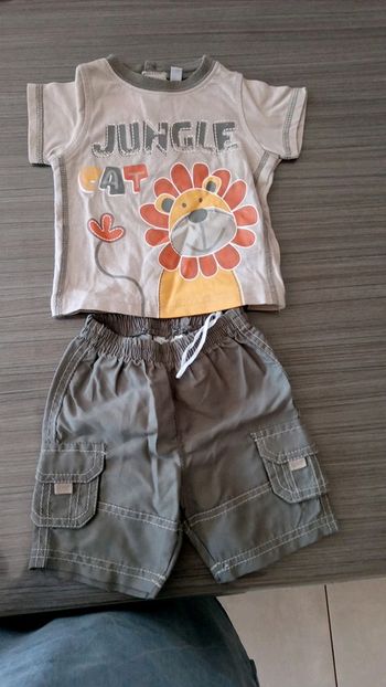 Ensemble tee-shirt et bermuda