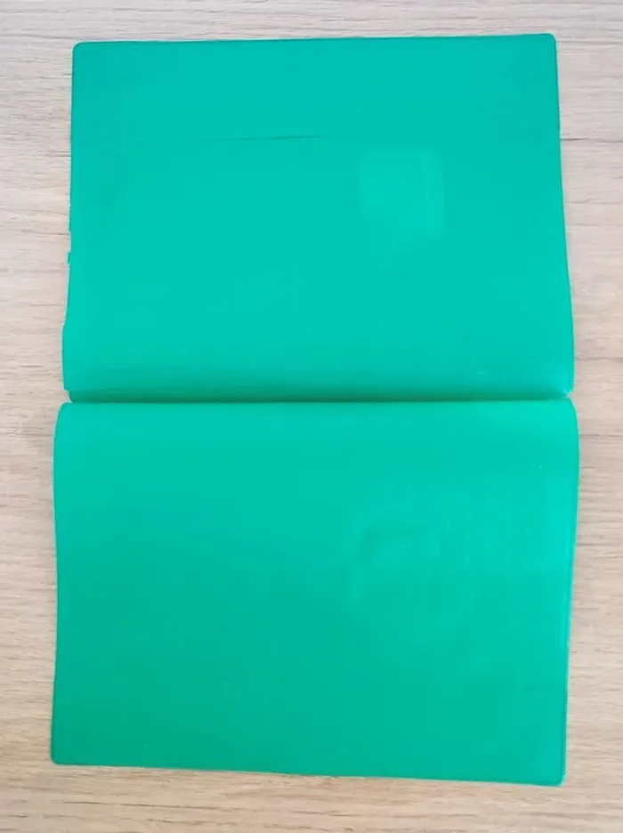 Lot 4 protège-cahier rouge noir jaune vert - 17x22cm - photo numéro 13