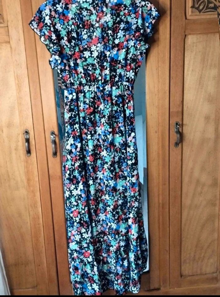 Robe  asymétrique longue  - Fleurie  -  L'Olive  Verte -  S/M -  Comme  Neuve - photo numéro 12