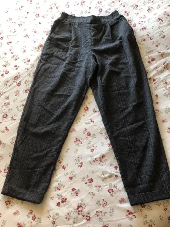 Pantalon à carreaux gris