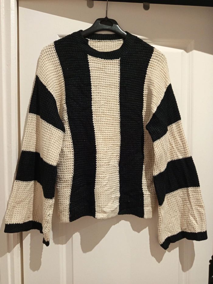 🔝 Pull manches longues évasées Shein noir et blanc rayé taille M 38 en acrylique et polyamide