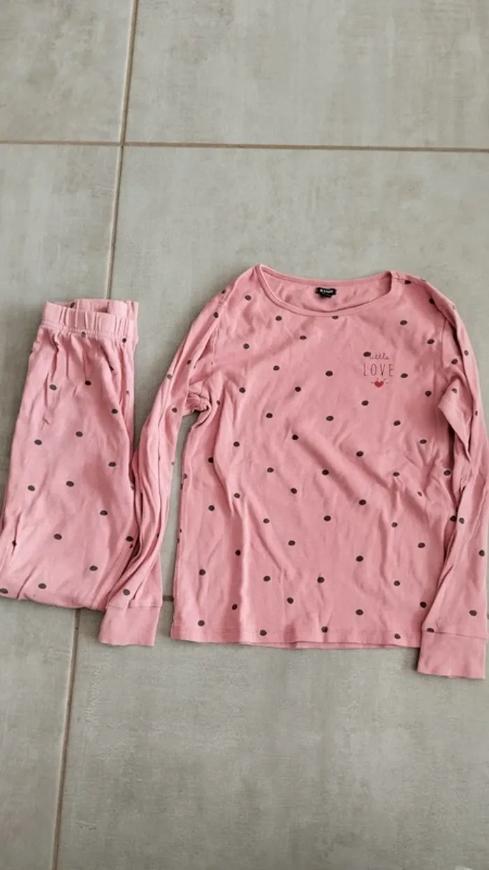Pyjamas deux pièces Kiabi taille 10 ans fille rose a pois
