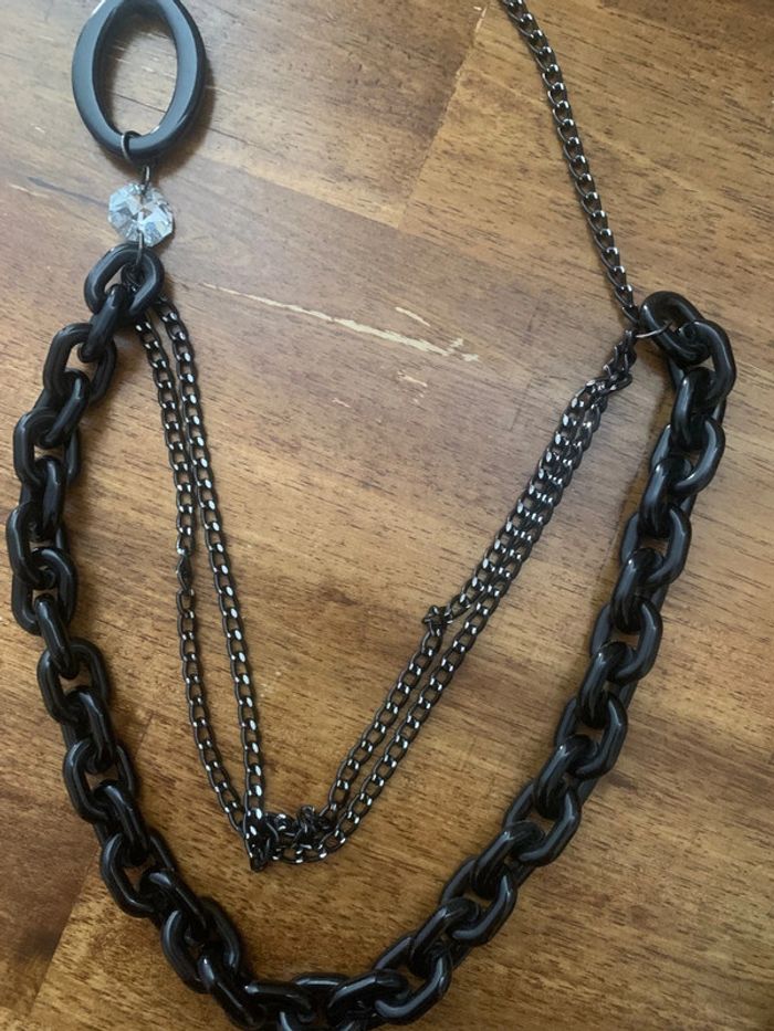 Collier noir - photo numéro 3