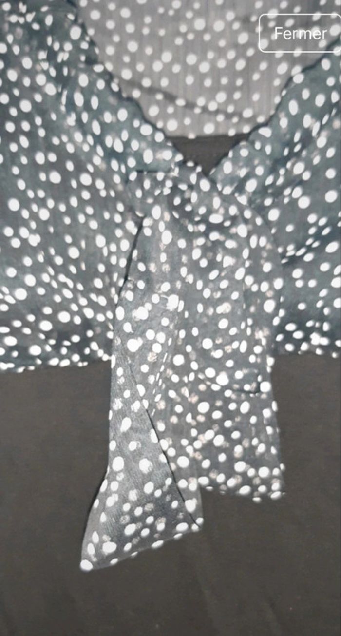 Top noir élégant à pois blancs- taille 38- chic & fluide - photo numéro 3