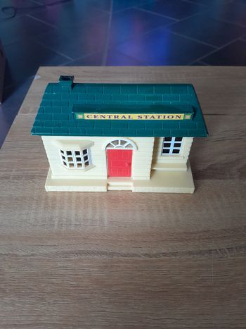 Petit jouet gare