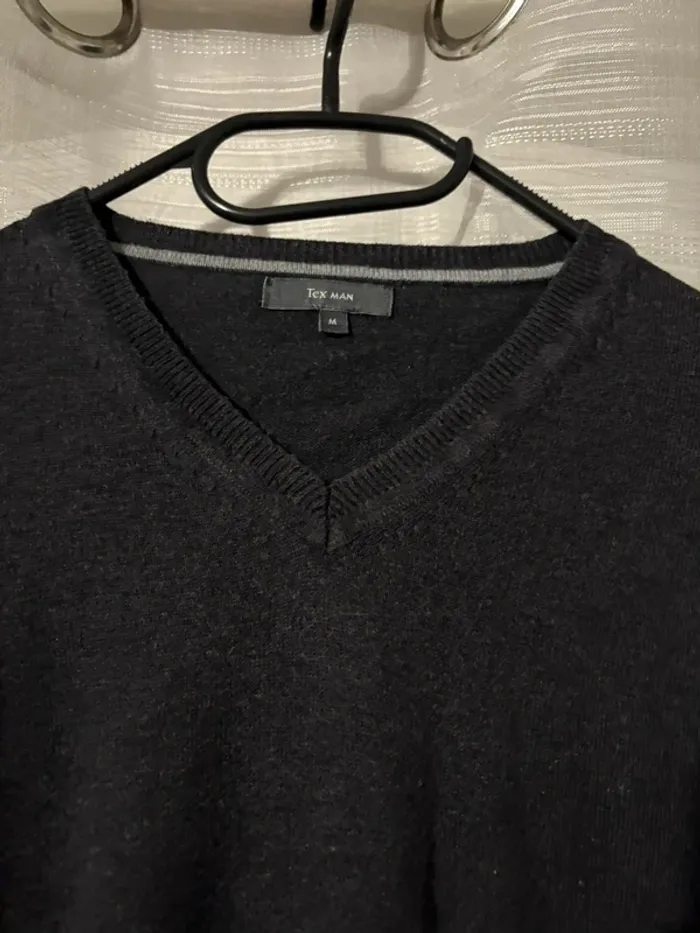 Pull gris col V - photo numéro 4