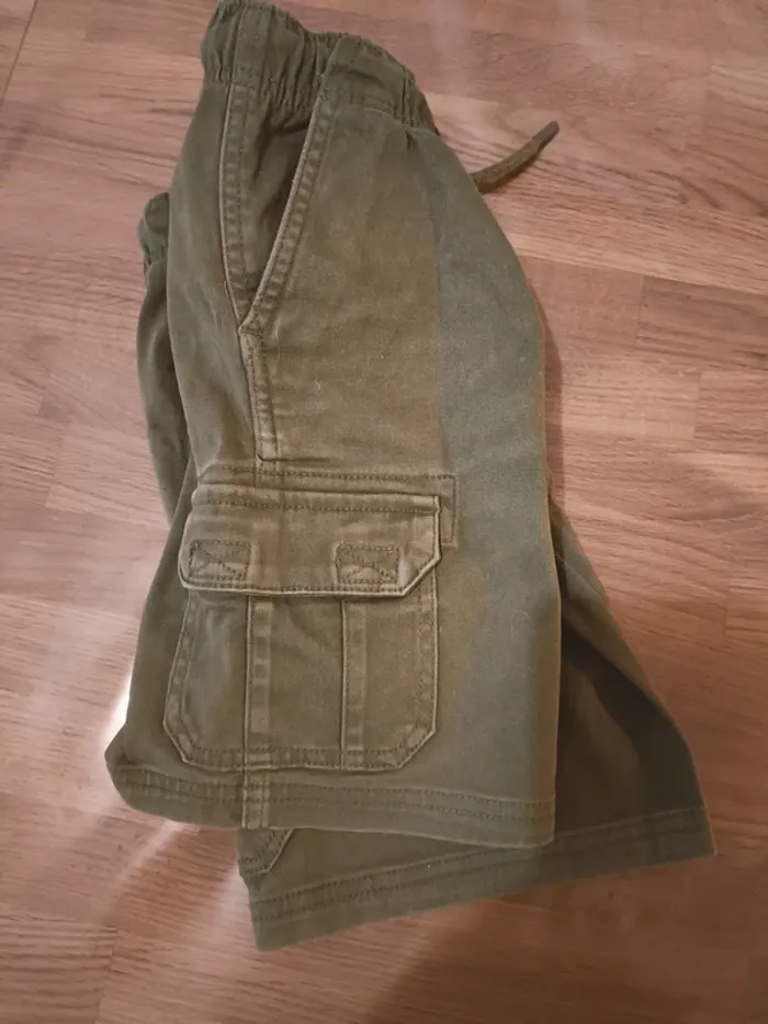 Short cargo kaki Monoprix 8 ans - photo numéro 4
