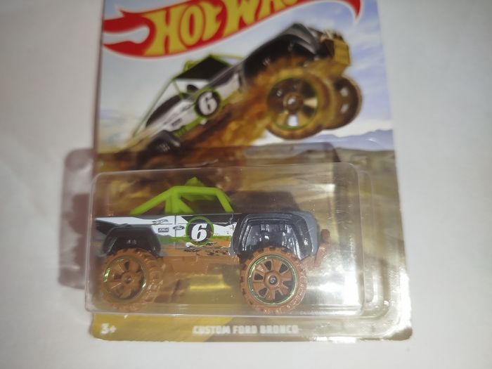 Hot Wheels Custom Ford Bronco Série Off Road Trucks 2019 - photo numéro 2