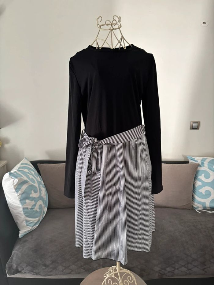 Robe neuve bi-colore à rayures avec ceinture – Taille M - photo numéro 3