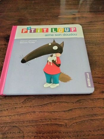 Livre p'tit loup aime son doudou Auzou éveil