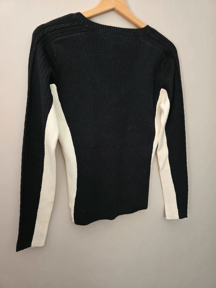 Pull Tommy Hilfiger col V noir et blanc rayé M / chic casual léger - photo numéro 7